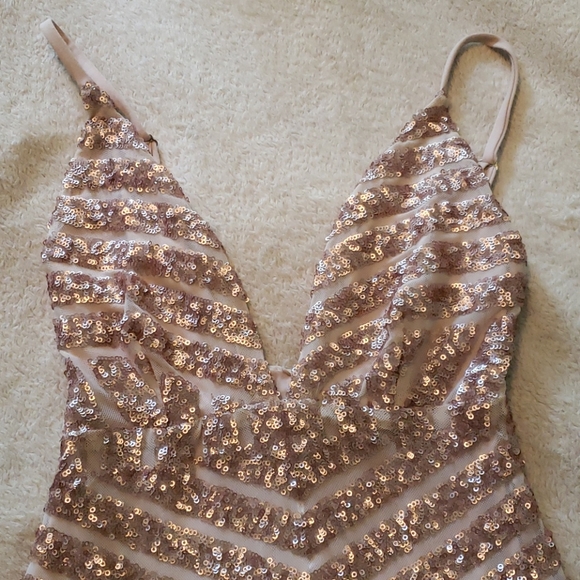 Nookie Starstruck Sequin Midi Dress - Picture 6 of 9